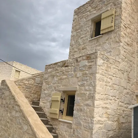 Filizi-naousa Cycladic House Villa *
